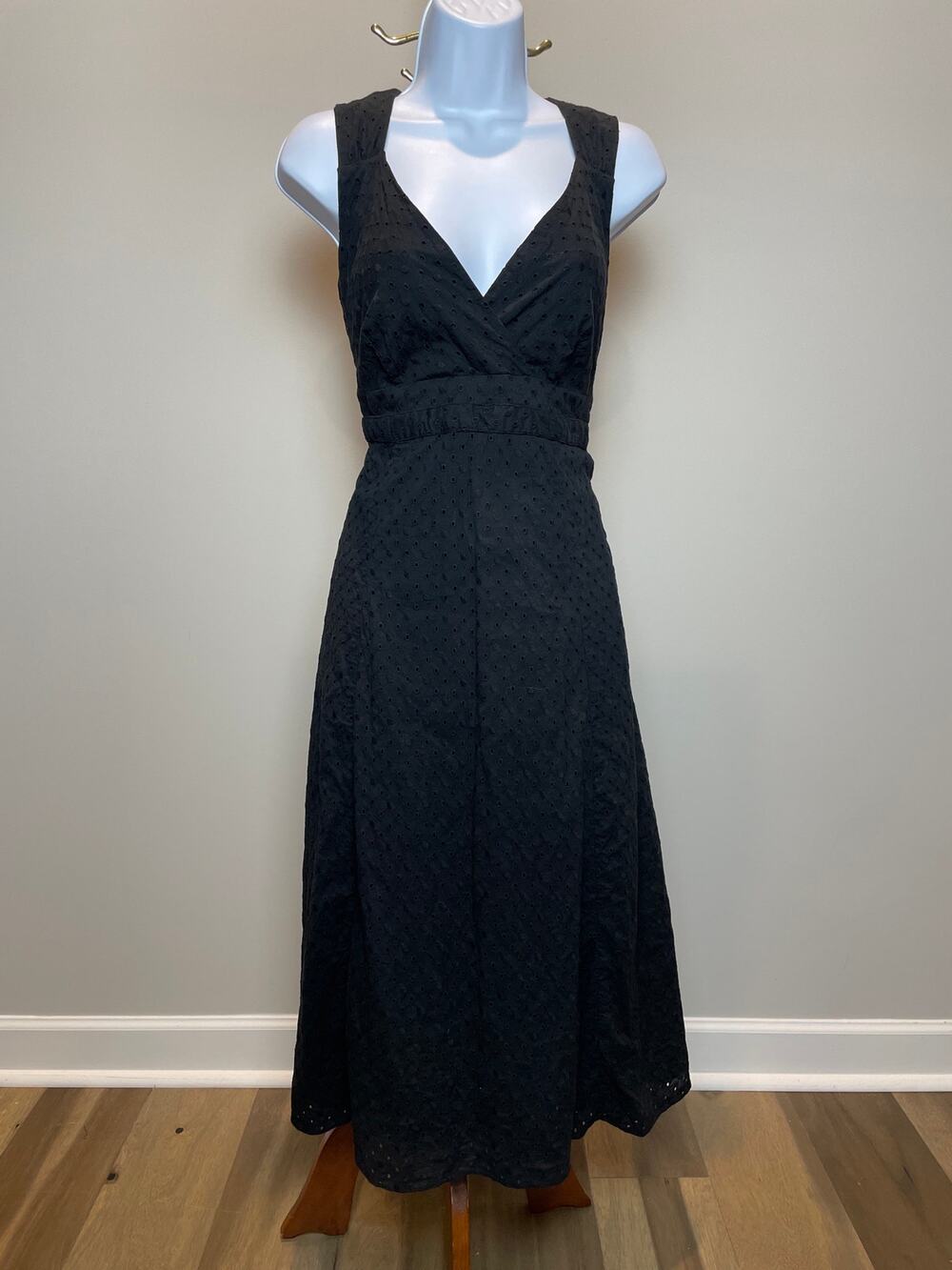 Nine & Co Eyelet V Neck Sleeveless Fit and Flare Dress Size 12 Black Cotton